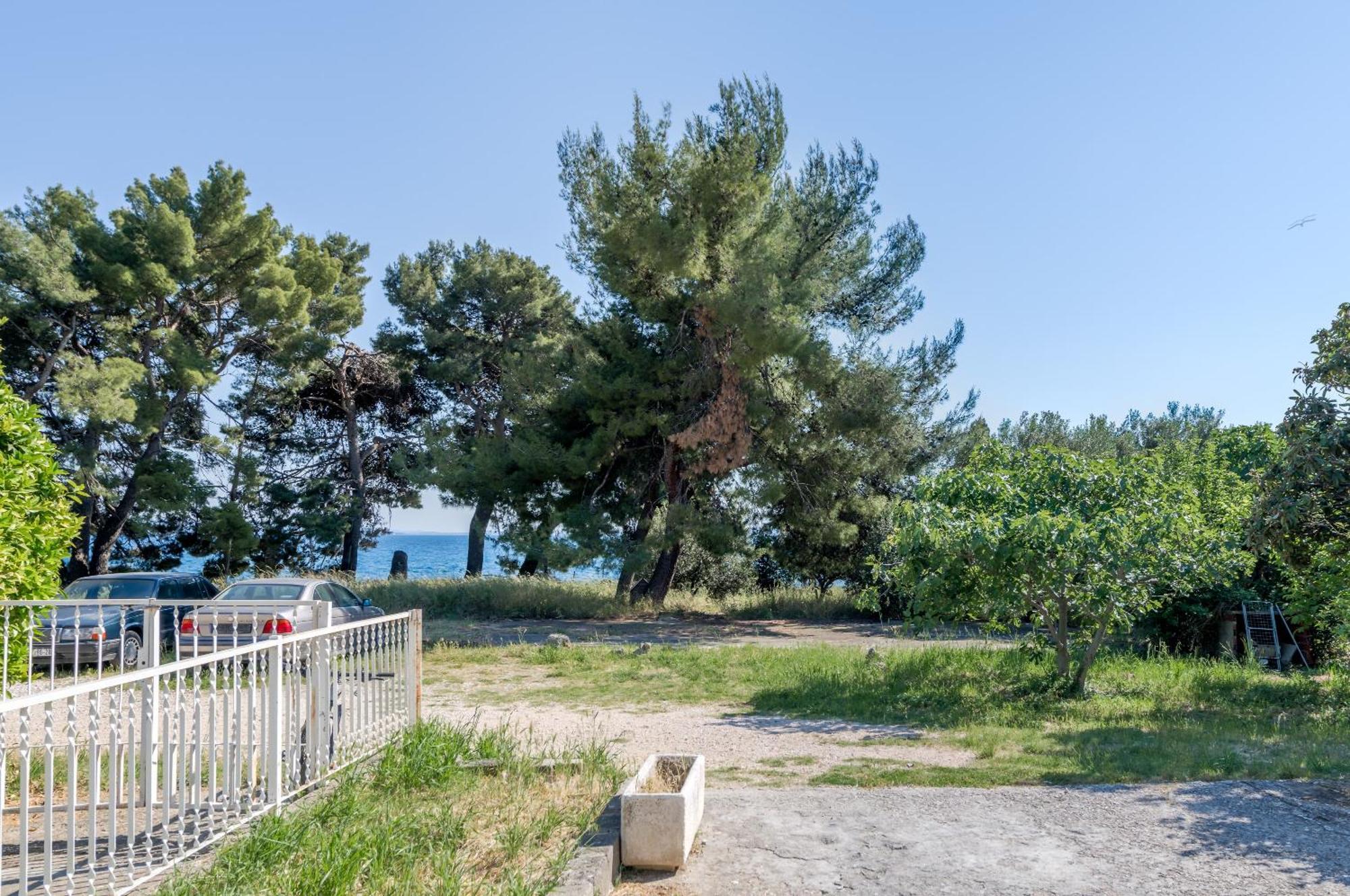 Beachfront Apartment Drazen, With Garden And Parking Split Exterior photo