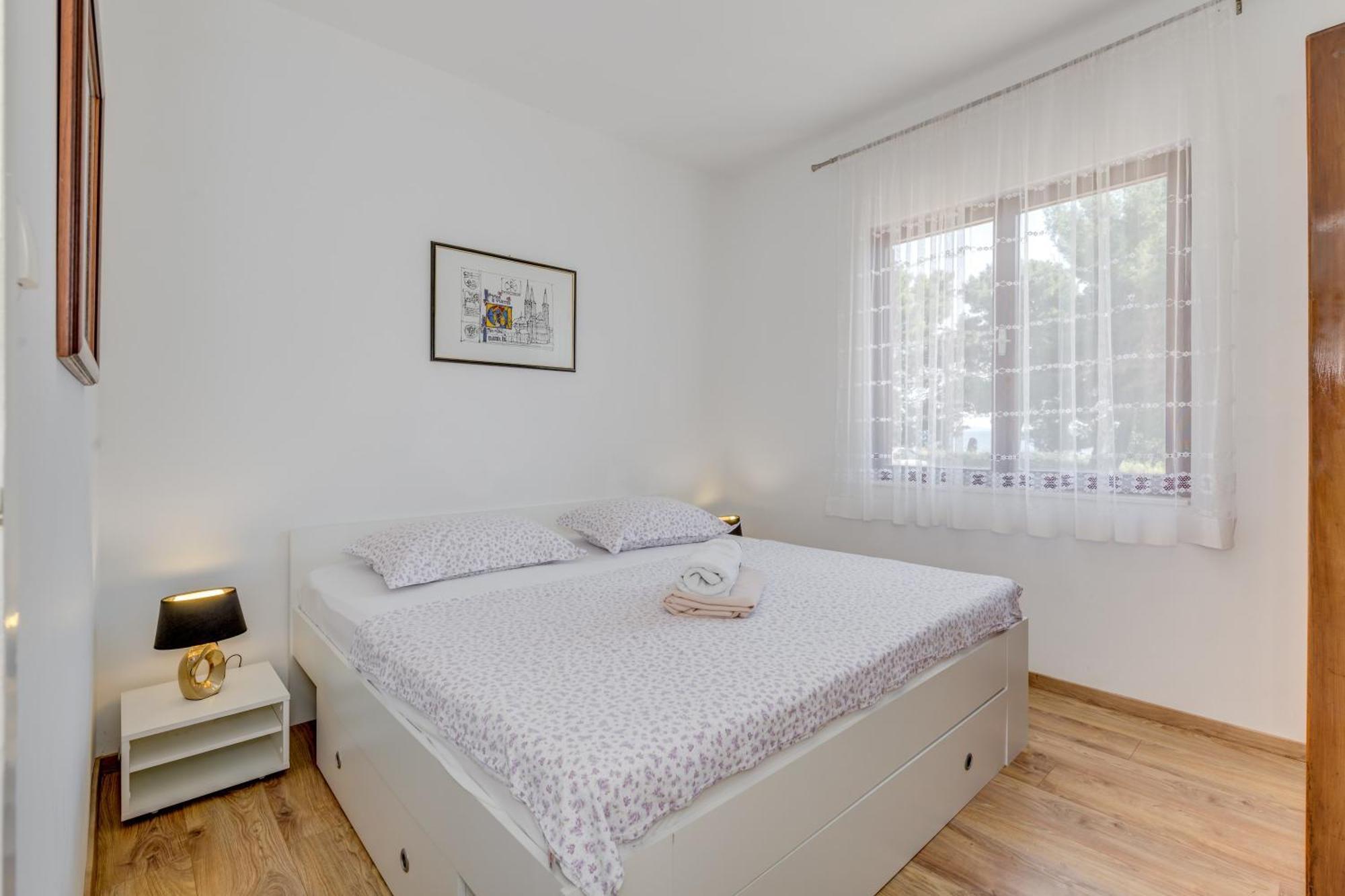 Beachfront Apartment Drazen, With Garden And Parking Split Exterior photo